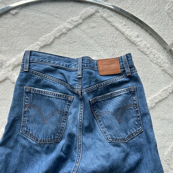 Levi’s Ribcage Straight Ankle - Picture 2 of 3